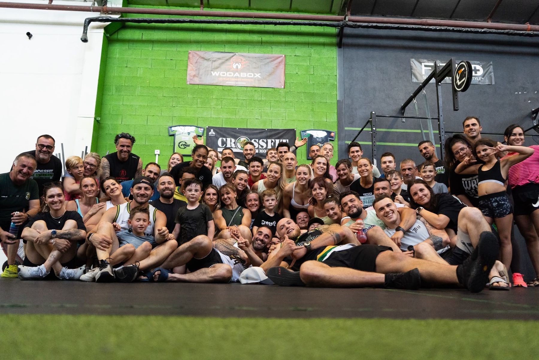 La communauté CrossFit Montauban La communauté de CrossFit Montauban réunie à la box